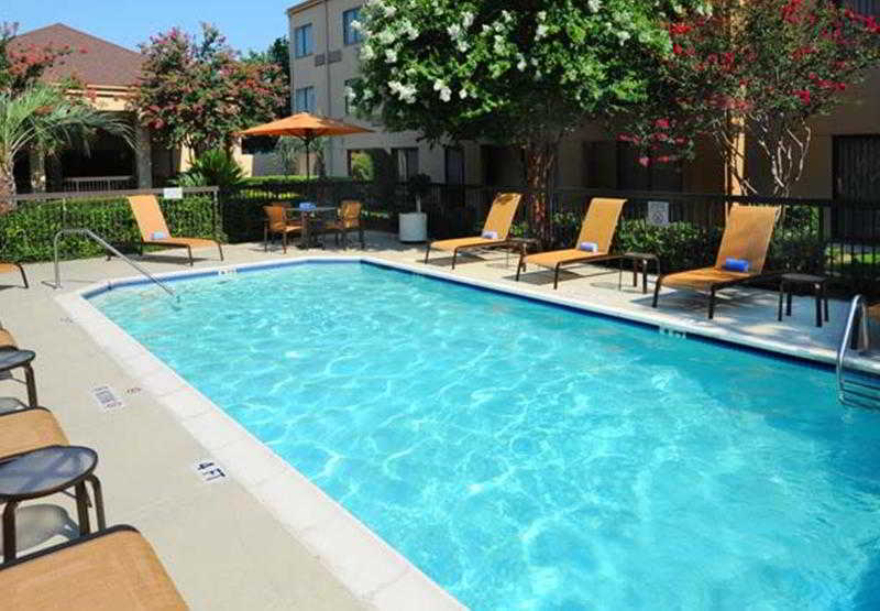 Marriott South At Hobby Airport 3*